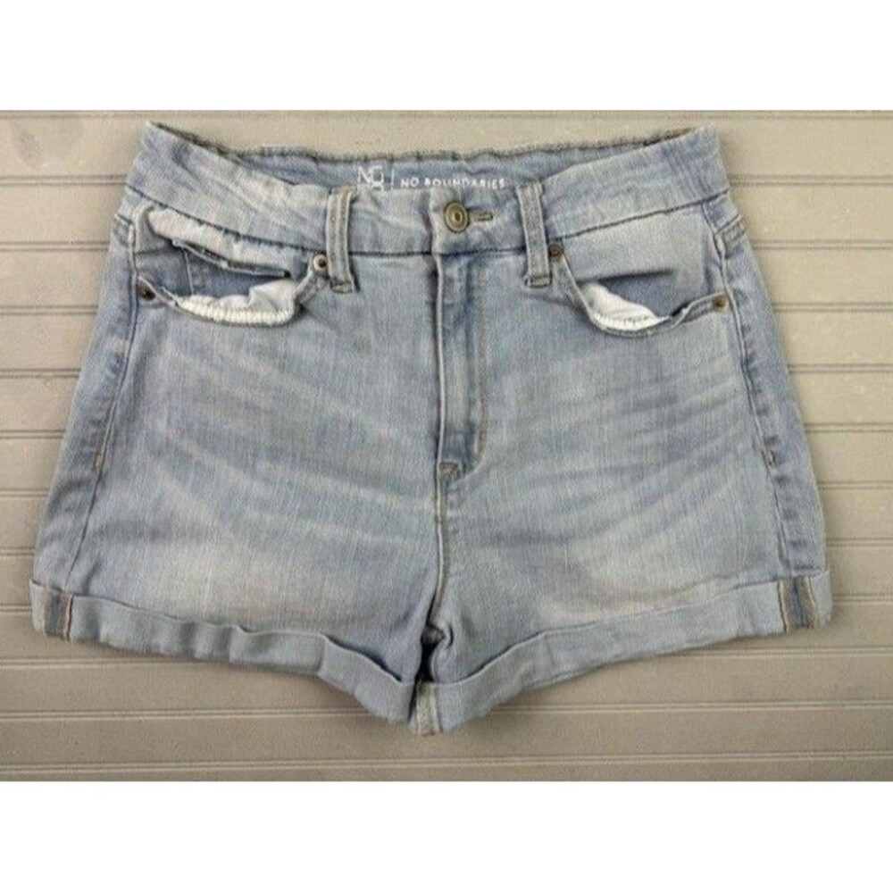 No Boundaries Size 9 Women Denim JeanShorts Cuff Hem Light Wash Mid Rise Stretch